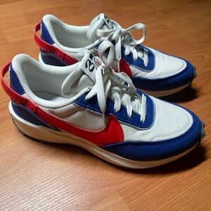 Nike Waffle Debut Swoosh DV0527-001